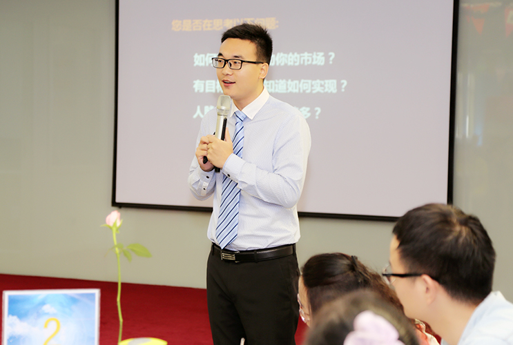 干货课程，解答创业者方方面面的疑问，给予伙伴们最强有力的支持。